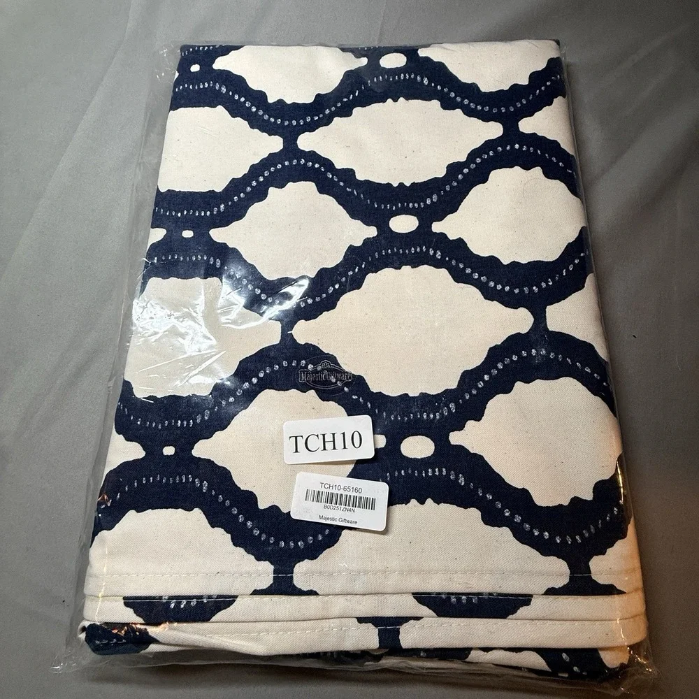 Majestic Giftware Tablecloth 65